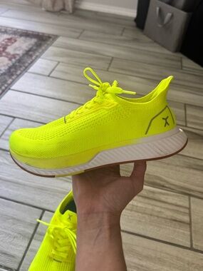 Flux Footwear Adapt Runner